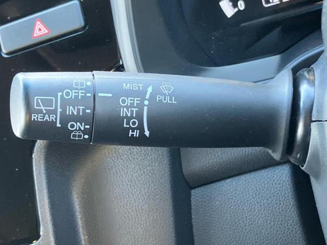 フィット １３Ｇ・Ｆコンフォートエディション　新品タイヤ／保証書／純正　ＳＤナビ／衝突安全装置／シートヒーター／パーキングアシスト　バックガイド／ＵＳＢジャック／Ｂｌｕｅｔｏｏｔｈ接続／ＥＴＣ／ＥＢＤ付ＡＢＳ／横滑り防止装置　衝突被害軽減システム（18枚目）