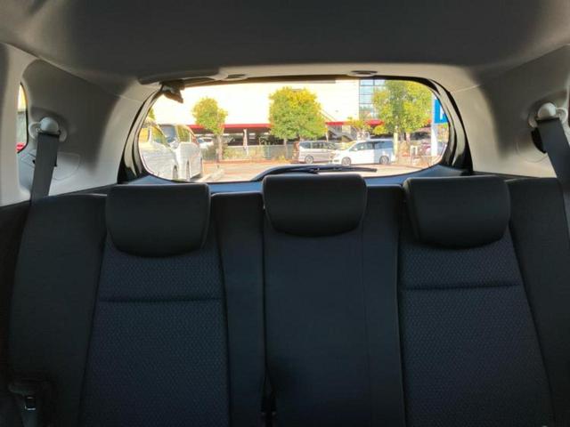 フィット １３Ｇ・Ｆコンフォートエディション　新品タイヤ／保証書／純正　ＳＤナビ／衝突安全装置／シートヒーター／パーキングアシスト　バックガイド／ＵＳＢジャック／Ｂｌｕｅｔｏｏｔｈ接続／ＥＴＣ／ＥＢＤ付ＡＢＳ／横滑り防止装置　衝突被害軽減システム（19枚目）