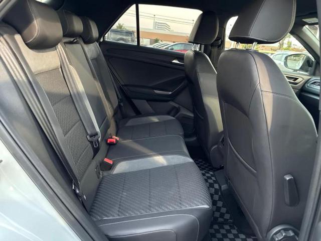 Ｔ－ロック ＴＤＩ　Ｒライン　保証書／純正　８インチ　ＳＤナビ／衝突安全装置／車線逸脱防止支援システム／シート　ハーフレザー／パーキングアシスト　バックガイド／電動バックドア／ヘッドランプ　ＬＥＤ／ＵＳＢジャック　バックカメラ（5枚目）