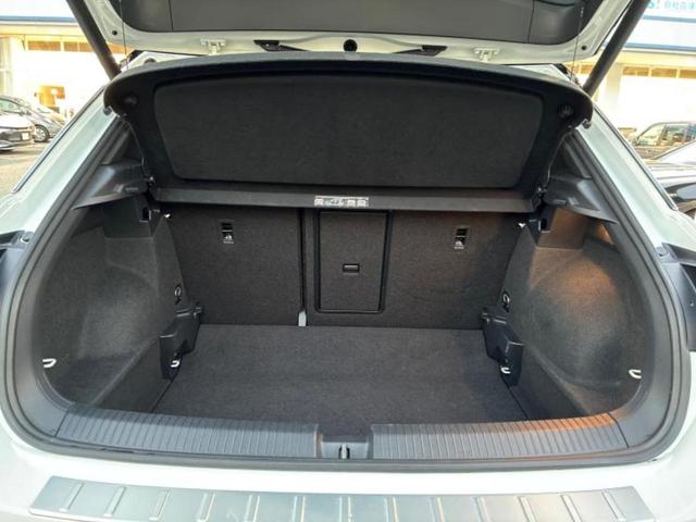 Ｔ－ロック ＴＤＩ　Ｒライン　保証書／純正　８インチ　ＳＤナビ／衝突安全装置／車線逸脱防止支援システム／シート　ハーフレザー／パーキングアシスト　バックガイド／電動バックドア／ヘッドランプ　ＬＥＤ／ＵＳＢジャック　バックカメラ（8枚目）