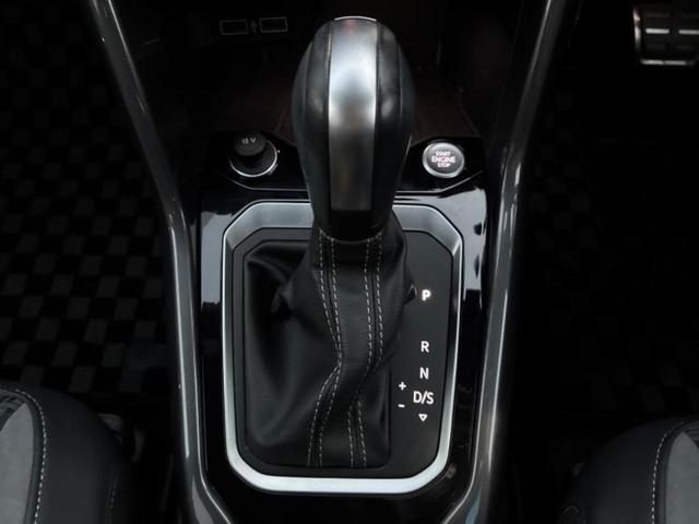 Ｔ－ロック ＴＤＩ　Ｒライン　保証書／純正　８インチ　ＳＤナビ／衝突安全装置／車線逸脱防止支援システム／シート　ハーフレザー／パーキングアシスト　バックガイド／電動バックドア／ヘッドランプ　ＬＥＤ／ＵＳＢジャック　バックカメラ（17枚目）