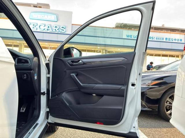 Ｔ－ロック ＴＤＩ　Ｒライン　保証書／純正　８インチ　ＳＤナビ／衝突安全装置／車線逸脱防止支援システム／シート　ハーフレザー／パーキングアシスト　バックガイド／電動バックドア／ヘッドランプ　ＬＥＤ／ＵＳＢジャック　バックカメラ（20枚目）