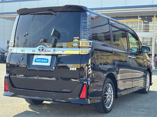 ヴォクシー ハイブリッドＺＳキラメキ２　保証書／純正　１０インチ　ＳＤナビ／フリップダウンモニター　純正　１２．８インチ／トヨタセーフティセンス／両側電動スライドドア／車線逸脱防止支援システム／パーキングアシスト　バックガイド　バックカメラ（3枚目）