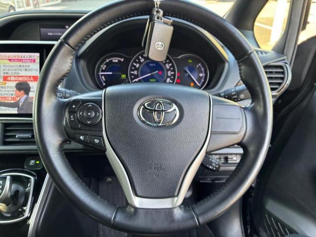 ヴォクシー ハイブリッドＺＳキラメキ２　保証書／純正　１０インチ　ＳＤナビ／フリップダウンモニター　純正　１２．８インチ／トヨタセーフティセンス／両側電動スライドドア／車線逸脱防止支援システム／パーキングアシスト　バックガイド　バックカメラ（14枚目）