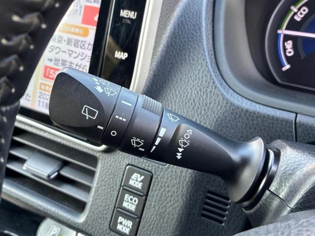 ヴォクシー ハイブリッドＺＳキラメキ２　保証書／純正　１０インチ　ＳＤナビ／フリップダウンモニター　純正　１２．８インチ／トヨタセーフティセンス／両側電動スライドドア／車線逸脱防止支援システム／パーキングアシスト　バックガイド　バックカメラ（16枚目）