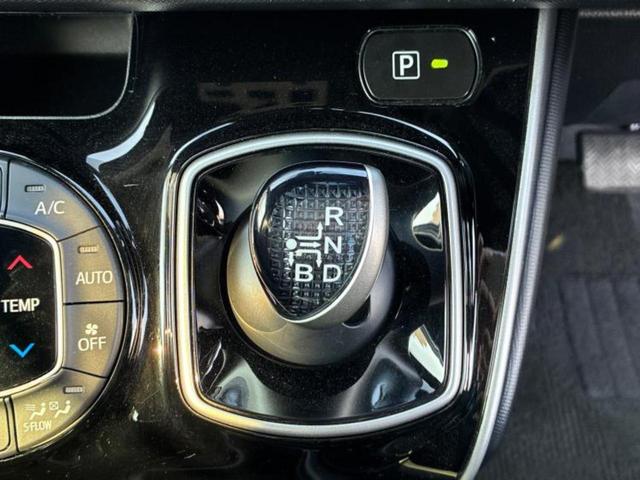 ヴォクシー ハイブリッドＺＳキラメキ２　保証書／純正　１０インチ　ＳＤナビ／フリップダウンモニター　純正　１２．８インチ／トヨタセーフティセンス／両側電動スライドドア／車線逸脱防止支援システム／パーキングアシスト　バックガイド　バックカメラ（17枚目）