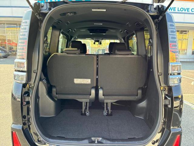 ヴォクシー ハイブリッドＺＳキラメキ２　保証書／純正　１０インチ　ＳＤナビ／フリップダウンモニター　純正　１２．８インチ／トヨタセーフティセンス／両側電動スライドドア／車線逸脱防止支援システム／パーキングアシスト　バックガイド　バックカメラ（20枚目）