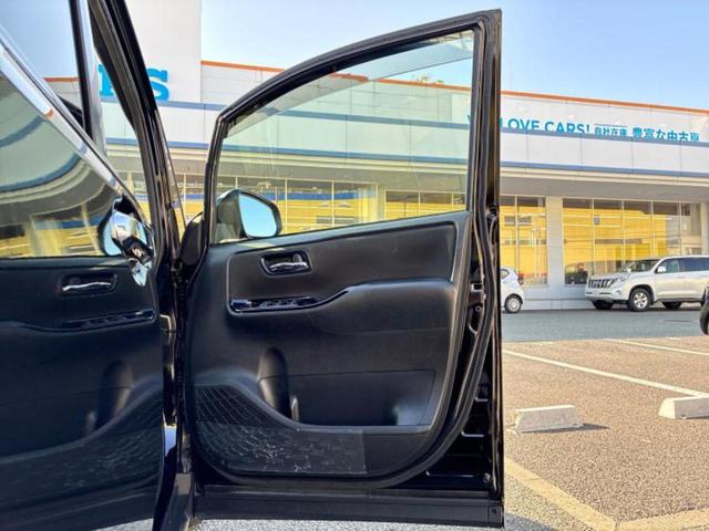 ヴォクシー ハイブリッドＺＳキラメキ２　保証書／純正　１０インチ　ＳＤナビ／フリップダウンモニター　純正　１２．８インチ／トヨタセーフティセンス／両側電動スライドドア／車線逸脱防止支援システム／パーキングアシスト　バックガイド　バックカメラ（22枚目）