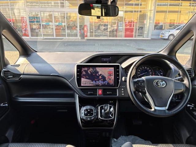 ヴォクシー ハイブリッドＺＳキラメキ２　保証書／純正　１０インチ　ＳＤナビ／フリップダウンモニター　純正　１２．８インチ／トヨタセーフティセンス／両側電動スライドドア／車線逸脱防止支援システム／パーキングアシスト　バックガイド　バックカメラ（26枚目）