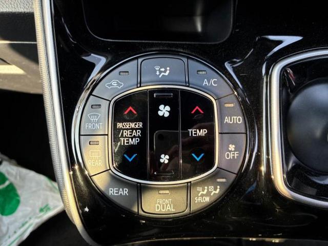 ヴォクシー ハイブリッドＺＳキラメキ２　保証書／純正　１０インチ　ＳＤナビ／フリップダウンモニター　純正　１２．８インチ／トヨタセーフティセンス／両側電動スライドドア／車線逸脱防止支援システム／パーキングアシスト　バックガイド　バックカメラ（29枚目）