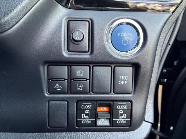 ヴォクシー ハイブリッドＺＳキラメキ２　保証書／純正　１０インチ　ＳＤナビ／フリップダウンモニター　純正　１２．８インチ／トヨタセーフティセンス／両側電動スライドドア／車線逸脱防止支援システム／パーキングアシスト　バックガイド　バックカメラ（31枚目）