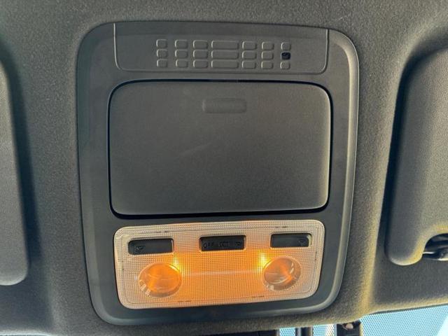 ヴォクシー ハイブリッドＺＳキラメキ２　保証書／純正　１０インチ　ＳＤナビ／フリップダウンモニター　純正　１２．８インチ／トヨタセーフティセンス／両側電動スライドドア／車線逸脱防止支援システム／パーキングアシスト　バックガイド　バックカメラ（43枚目）