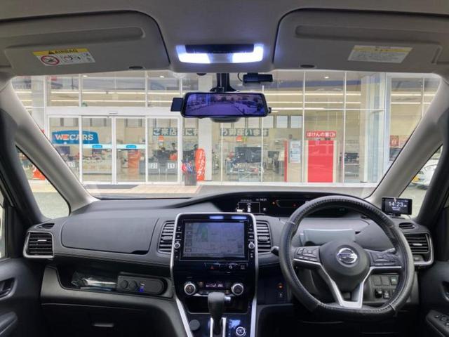 セレナ ハイウェイスターＶセレクション　新品タイヤ／保証書／純正　９インチ　ＳＤナビ／フリップダウンモニター　純正　１０．２インチ／エマージェンシーブレーキ／両側電動スライドドア／アラウンドビューモニター／車線逸脱防止支援システム　ドラレコ（6枚目）