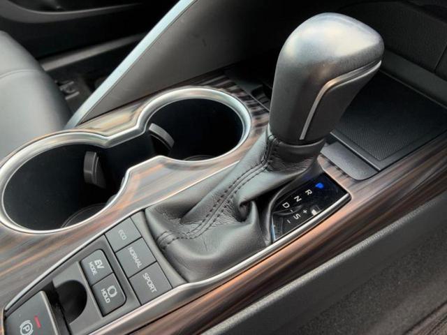 カムリ Ｇ　新品タイヤ／サンルーフ／保証書／純正　ＳＤナビ／トヨタセーフティセンス／車線逸脱防止支援システム／パーキングアシスト　バックガイド／ヘッドランプ　ＬＥＤ／Ｂｌｕｅｔｏｏｔｈ接続／ＥＴＣ　バックカメラ（18枚目）