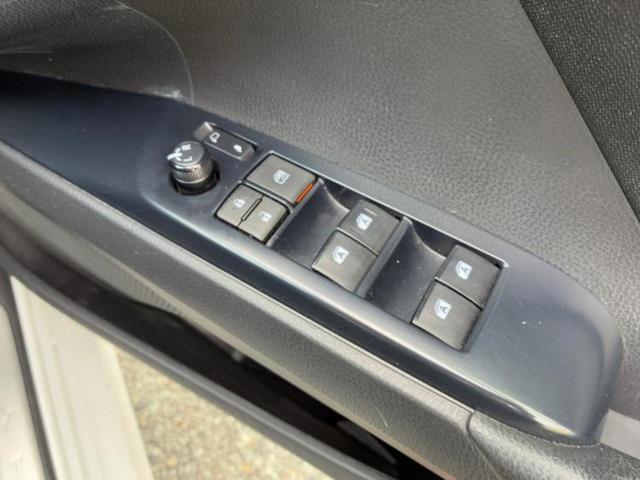 カムリ Ｇ　新品タイヤ／サンルーフ／保証書／純正　ＳＤナビ／トヨタセーフティセンス／車線逸脱防止支援システム／パーキングアシスト　バックガイド／ヘッドランプ　ＬＥＤ／Ｂｌｕｅｔｏｏｔｈ接続／ＥＴＣ　バックカメラ（29枚目）