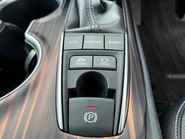 カムリ Ｇ　新品タイヤ／サンルーフ／保証書／純正　ＳＤナビ／トヨタセーフティセンス／車線逸脱防止支援システム／パーキングアシスト　バックガイド／ヘッドランプ　ＬＥＤ／Ｂｌｕｅｔｏｏｔｈ接続／ＥＴＣ　バックカメラ（31枚目）