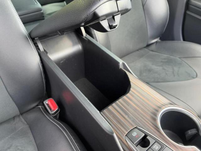 カムリ Ｇ　新品タイヤ／サンルーフ／保証書／純正　ＳＤナビ／トヨタセーフティセンス／車線逸脱防止支援システム／パーキングアシスト　バックガイド／ヘッドランプ　ＬＥＤ／Ｂｌｕｅｔｏｏｔｈ接続／ＥＴＣ　バックカメラ（35枚目）