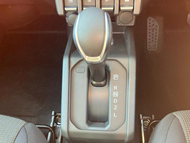 ジムニーノマド ４ＷＤ　ＦＣ　保証書／セーフティサポート（スズキ）／シートヒーター　前席／車線逸脱防止支援システム／ヘッドランプ　ＬＥＤ／ＥＢＤ付ＡＢＳ／横滑り防止装置／アイドリングストップ／クルーズコントロール／禁煙車　４ＷＤ（13枚目）