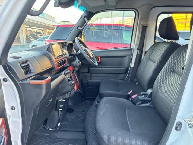 ハイゼットカーゴ クルーズターボ　保証書／社外　ＳＤナビ／衝突安全装置／車線逸脱防止支援システム／ドライブレコーダー　社外／ヘッドランプ　ＬＥＤ／Ｂｌｕｅｔｏｏｔｈ接続／ＥＢＤ付ＡＢＳ／横滑り防止装置／アイドリングストップ　ＤＶＤ再生（6枚目）