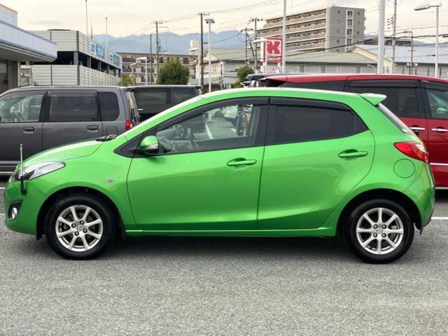 デミオ １３－スカイアクティブ　保証書／ＥＴＣ／ＥＢＤ付ＡＢＳ／横滑り防止装置／アイドリングストップ／エアバッグ　運転席／エアバッグ　助手席／衝突安全ボディ／アルミホイール　純正　１４インチ／パワーウインドウ／キーレスエントリー（2枚目）