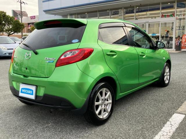 デミオ １３－スカイアクティブ　保証書／ＥＴＣ／ＥＢＤ付ＡＢＳ／横滑り防止装置／アイドリングストップ／エアバッグ　運転席／エアバッグ　助手席／衝突安全ボディ／アルミホイール　純正　１４インチ／パワーウインドウ／キーレスエントリー（3枚目）