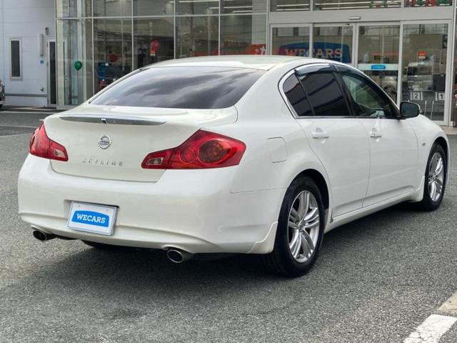 スカイライン ２５０ＧＴ　純正　ＳＤナビ／シート　ハーフレザー／ヘッドランプ　ＨＩＤ／ＥＴＣ／ＥＢＤ付ＡＢＳ／バックモニター／フルセグＴＶ／ＤＶＤ／エアバッグ　運転席／エアバッグ　助手席／ＭＴモード付き　バックカメラ（3枚目）