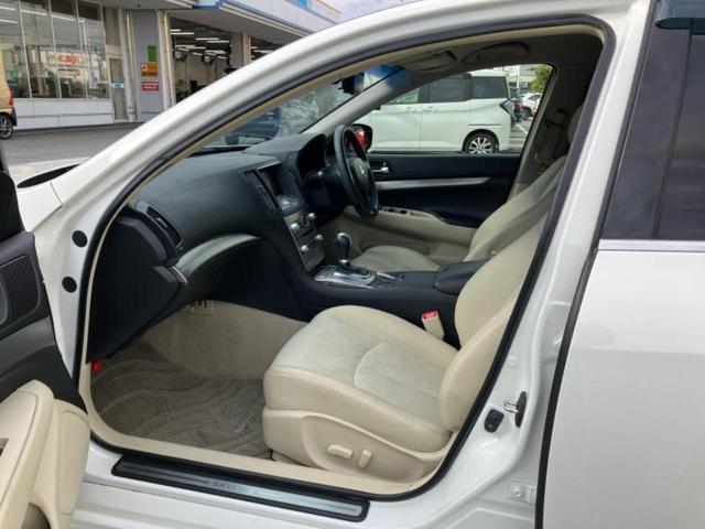 スカイライン ２５０ＧＴ　純正　ＳＤナビ／シート　ハーフレザー／ヘッドランプ　ＨＩＤ／ＥＴＣ／ＥＢＤ付ＡＢＳ／バックモニター／フルセグＴＶ／ＤＶＤ／エアバッグ　運転席／エアバッグ　助手席／ＭＴモード付き　バックカメラ（4枚目）