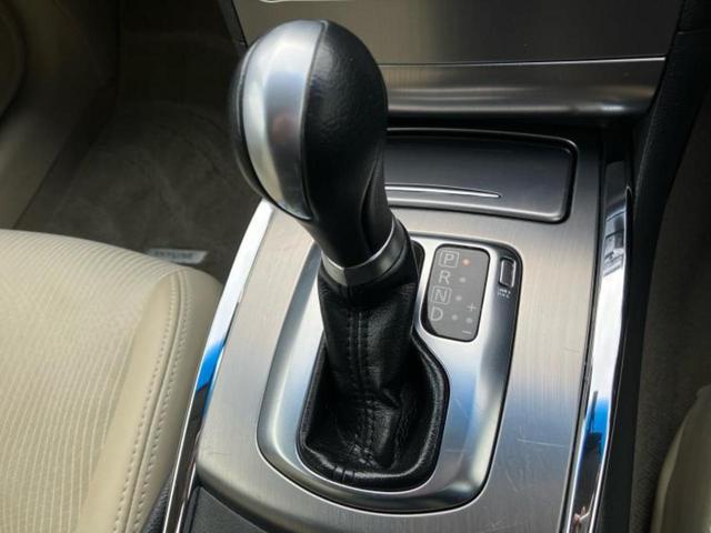 スカイライン ２５０ＧＴ　純正　ＳＤナビ／シート　ハーフレザー／ヘッドランプ　ＨＩＤ／ＥＴＣ／ＥＢＤ付ＡＢＳ／バックモニター／フルセグＴＶ／ＤＶＤ／エアバッグ　運転席／エアバッグ　助手席／ＭＴモード付き　バックカメラ（18枚目）