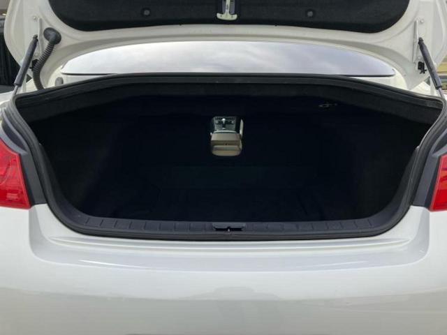 スカイライン ２５０ＧＴ　純正　ＳＤナビ／シート　ハーフレザー／ヘッドランプ　ＨＩＤ／ＥＴＣ／ＥＢＤ付ＡＢＳ／バックモニター／フルセグＴＶ／ＤＶＤ／エアバッグ　運転席／エアバッグ　助手席／ＭＴモード付き　バックカメラ（21枚目）