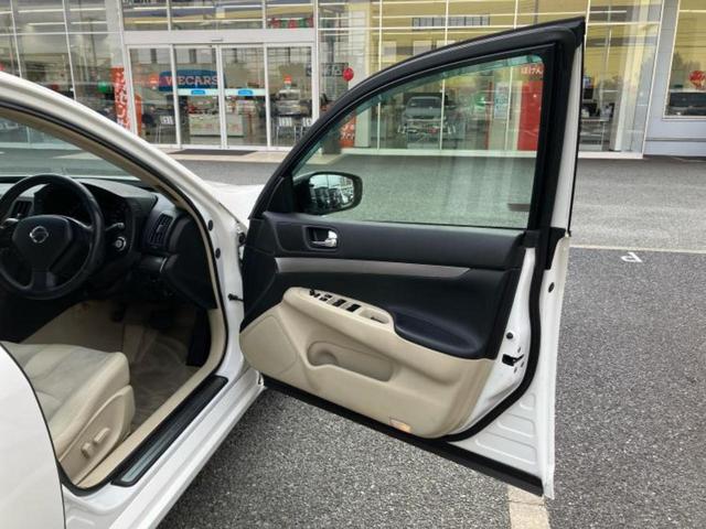 スカイライン ２５０ＧＴ　純正　ＳＤナビ／シート　ハーフレザー／ヘッドランプ　ＨＩＤ／ＥＴＣ／ＥＢＤ付ＡＢＳ／バックモニター／フルセグＴＶ／ＤＶＤ／エアバッグ　運転席／エアバッグ　助手席／ＭＴモード付き　バックカメラ（22枚目）