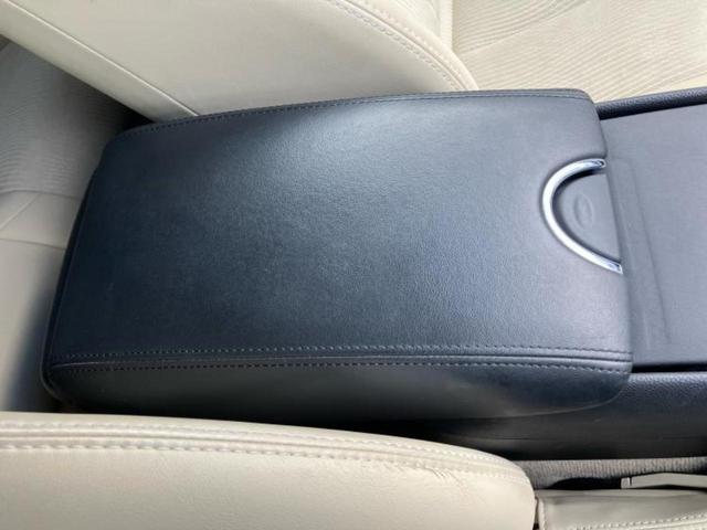 スカイライン ２５０ＧＴ　純正　ＳＤナビ／シート　ハーフレザー／ヘッドランプ　ＨＩＤ／ＥＴＣ／ＥＢＤ付ＡＢＳ／バックモニター／フルセグＴＶ／ＤＶＤ／エアバッグ　運転席／エアバッグ　助手席／ＭＴモード付き　バックカメラ（33枚目）