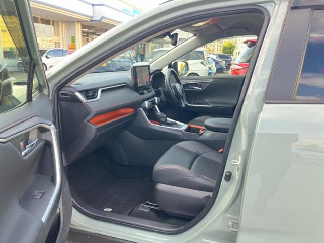 RAV4 4WDハイブリッドアドベンチャー 保証書/ディスプレイオーディオ+ナビ11インチ/トヨタセーフティセンス/シートヒーター/車線逸脱防止支援システム/シート 合皮/ドライブレコーダー 純正/ヘッドランプ LED 衝突被害軽減システム(4枚目)