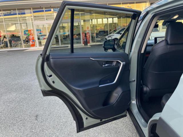 RAV4 4WDハイブリッドアドベンチャー 保証書/ディスプレイオーディオ+ナビ11インチ/トヨタセーフティセンス/シートヒーター/車線逸脱防止支援システム/シート 合皮/ドライブレコーダー 純正/ヘッドランプ LED 衝突被害軽減システム(24枚目)