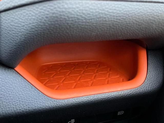 RAV4 4WDハイブリッドアドベンチャー 保証書/ディスプレイオーディオ+ナビ11インチ/トヨタセーフティセンス/シートヒーター/車線逸脱防止支援システム/シート 合皮/ドライブレコーダー 純正/ヘッドランプ LED 衝突被害軽減システム(42枚目)