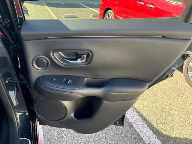 ZR-V 4WD eHEV Z BOSE/保証書/ディスプレイオーディオ+ナビ9インチ/ホンダセンシング/シートヒーター 前席/全方位モニター/車線逸脱防止支援システム/シート フルレザー/電動バックドア 革シート 全周囲カメラ(21枚目)