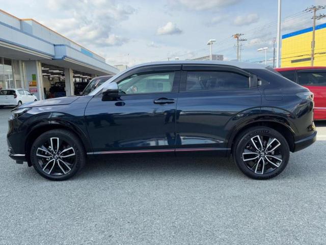 ヴェゼル ｅＨＥＶプレイ　新品タイヤ／ガラスルーフ／保証書／純正　ＳＤナビ／ホンダセンシング／シートヒーター　前席／マルチビューカメラシステム／車線逸脱防止支援システム／電動バックドア／ヘッドランプ　ＬＥＤ／ＵＳＢジャック（2枚目）