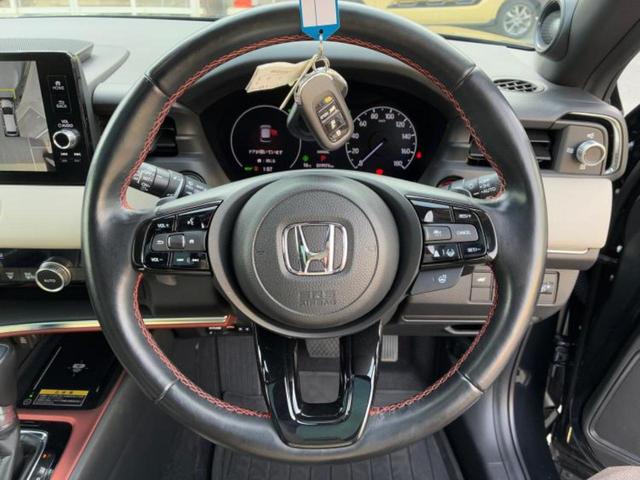 ヴェゼル ｅＨＥＶプレイ　新品タイヤ／ガラスルーフ／保証書／純正　ＳＤナビ／ホンダセンシング／シートヒーター　前席／マルチビューカメラシステム／車線逸脱防止支援システム／電動バックドア／ヘッドランプ　ＬＥＤ／ＵＳＢジャック（16枚目）