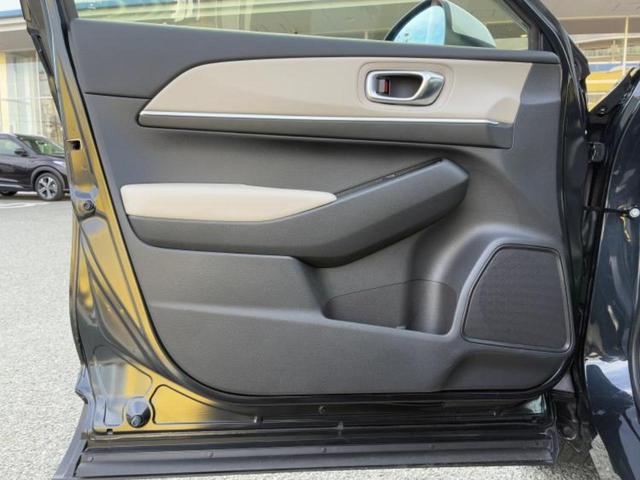 ヴェゼル ｅＨＥＶプレイ　新品タイヤ／ガラスルーフ／保証書／純正　ＳＤナビ／ホンダセンシング／シートヒーター　前席／マルチビューカメラシステム／車線逸脱防止支援システム／電動バックドア／ヘッドランプ　ＬＥＤ／ＵＳＢジャック（22枚目）