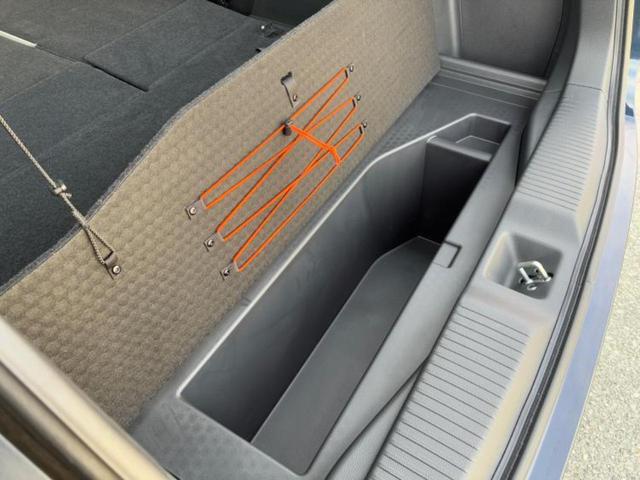 ヴェゼル ｅＨＥＶプレイ　新品タイヤ／ガラスルーフ／保証書／純正　ＳＤナビ／ホンダセンシング／シートヒーター　前席／マルチビューカメラシステム／車線逸脱防止支援システム／電動バックドア／ヘッドランプ　ＬＥＤ／ＵＳＢジャック（24枚目）