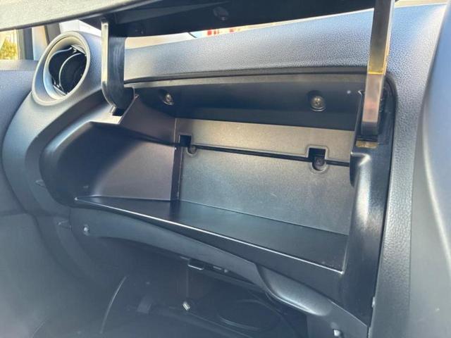 ノート Ｘ　社外　ＳＤナビ／インテリジェントルームミラー／アラウンドビューモニター／ＥＴＣ／ＥＢＤ付ＡＢＳ／アイドリングストップ／ワンセグＴＶ／エアバッグ　運転席／エアバッグ　助手席／パワーウインドウ（33枚目）