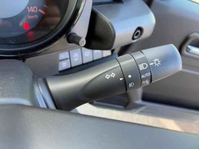 ジムニー ４ＷＤ　ＸＣ　保証書／セーフティサポート（スズキ）／シートヒーター／車線逸脱防止支援システム／ヘッドランプ　ＬＥＤ／ＡＢＳ／横滑り防止装置／アイドリングストップ／禁煙車／エアバッグ　運転席／エアバッグ　助手席（11枚目）