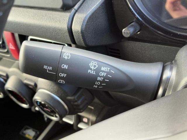 ジムニー ４ＷＤ　ＸＣ　保証書／セーフティサポート（スズキ）／シートヒーター／車線逸脱防止支援システム／ヘッドランプ　ＬＥＤ／ＡＢＳ／横滑り防止装置／アイドリングストップ／禁煙車／エアバッグ　運転席／エアバッグ　助手席（12枚目）