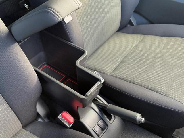 ジムニー ４ＷＤ　ＸＣ　保証書／セーフティサポート（スズキ）／シートヒーター／車線逸脱防止支援システム／ヘッドランプ　ＬＥＤ／ＡＢＳ／横滑り防止装置／アイドリングストップ／禁煙車／エアバッグ　運転席／エアバッグ　助手席（27枚目）