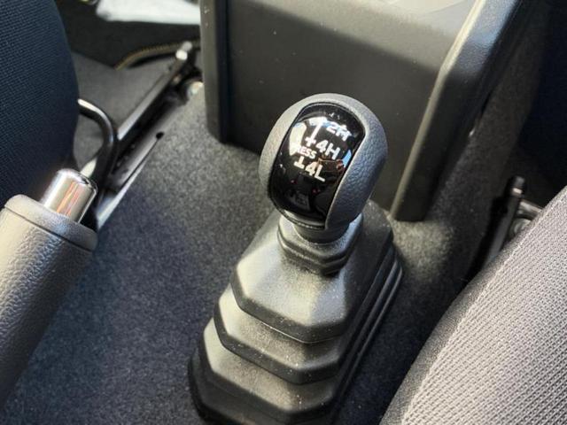 ジムニー ４ＷＤ　ＸＣ　保証書／セーフティサポート（スズキ）／シートヒーター／車線逸脱防止支援システム／ヘッドランプ　ＬＥＤ／ＡＢＳ／横滑り防止装置／アイドリングストップ／禁煙車／エアバッグ　運転席／エアバッグ　助手席（29枚目）