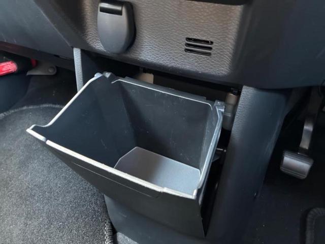 デリカミニ Ｇ　保証書／イーアシスト（ミツビシ）／電動スライドドア／シートヒーター　前席／車線逸脱防止支援システム／シート　ハーフレザー／ヘッドランプ　ＬＥＤ／ＥＢＤ付ＡＢＳ／横滑り防止装置／アイドリングストップ（30枚目）