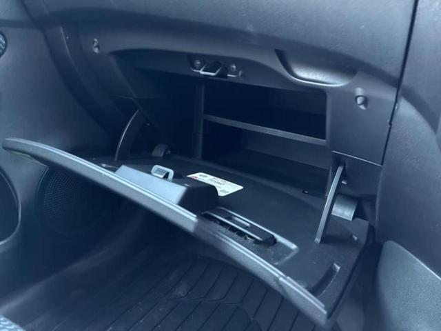 ノート X 社外 SDナビ/ETC/EBD付ABS/アイドリングストップ/ワンセグTV/エアバッグ 運転席/エアバッグ 助手席/衝突安全ボディ/パワーウインドウ/エンジンスタートボタン/キーレスエントリー(32枚目)