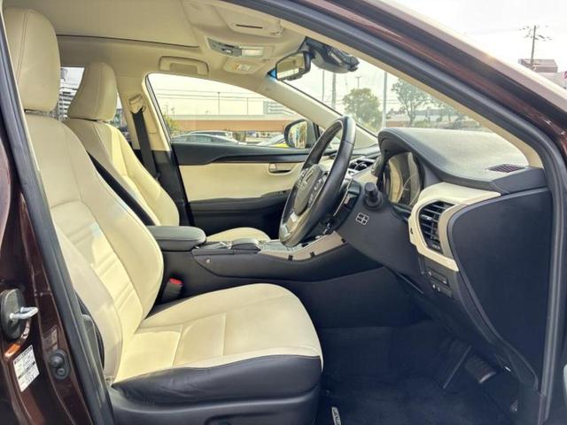 ＮＸ ＮＸ３００Ｉパッケージ　サンルーフ／保証書／純正　１０．５インチ　ナビ／プリクラッシュセーフティ／シートヒーター／パノラミックビューモニター／車線逸脱防止支援システム／シート　合皮／電動バックドア／ドライブレコーダー　社外（4枚目）