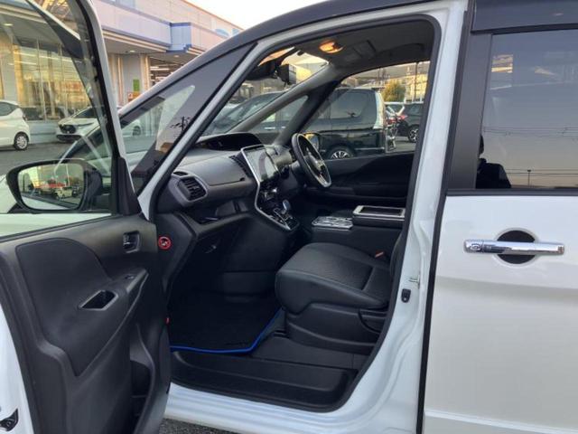 セレナ ｅパワーハイウェイスターＶ　保証書／純正　１０インチ　ＳＤナビ／フリップダウンモニター／インテリジェントルームミラー／エマージェンシーブレーキ／両側電動スライドドア／アラウンドビューモニター／車線逸脱防止支援システム　ＤＶＤ再生（7枚目）