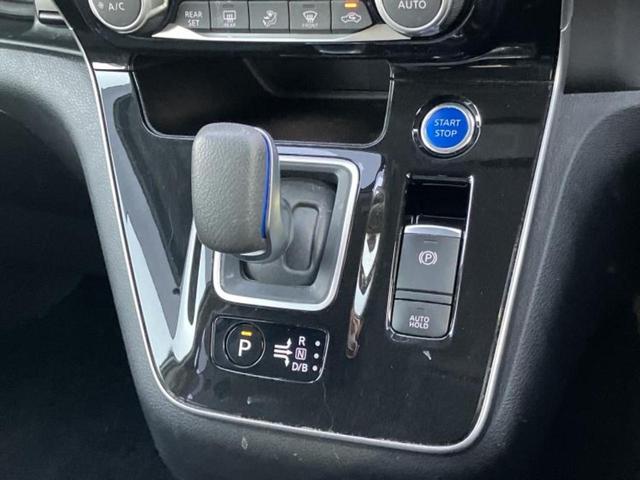 セレナ ｅパワーハイウェイスターＶ　保証書／純正　１０インチ　ＳＤナビ／フリップダウンモニター／インテリジェントルームミラー／エマージェンシーブレーキ／両側電動スライドドア／アラウンドビューモニター／車線逸脱防止支援システム　ＤＶＤ再生（17枚目）