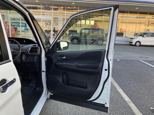 セレナ ｅパワーハイウェイスターＶ　保証書／純正　１０インチ　ＳＤナビ／フリップダウンモニター／インテリジェントルームミラー／エマージェンシーブレーキ／両側電動スライドドア／アラウンドビューモニター／車線逸脱防止支援システム　ＤＶＤ再生（22枚目）